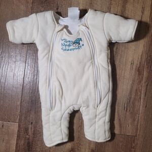 Baby Merlins Magic Sleepsuit/t377